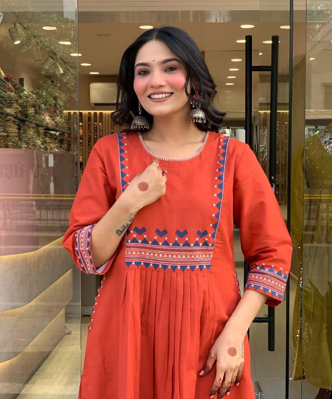 Women's New Trendy Cotton kurti And Pant